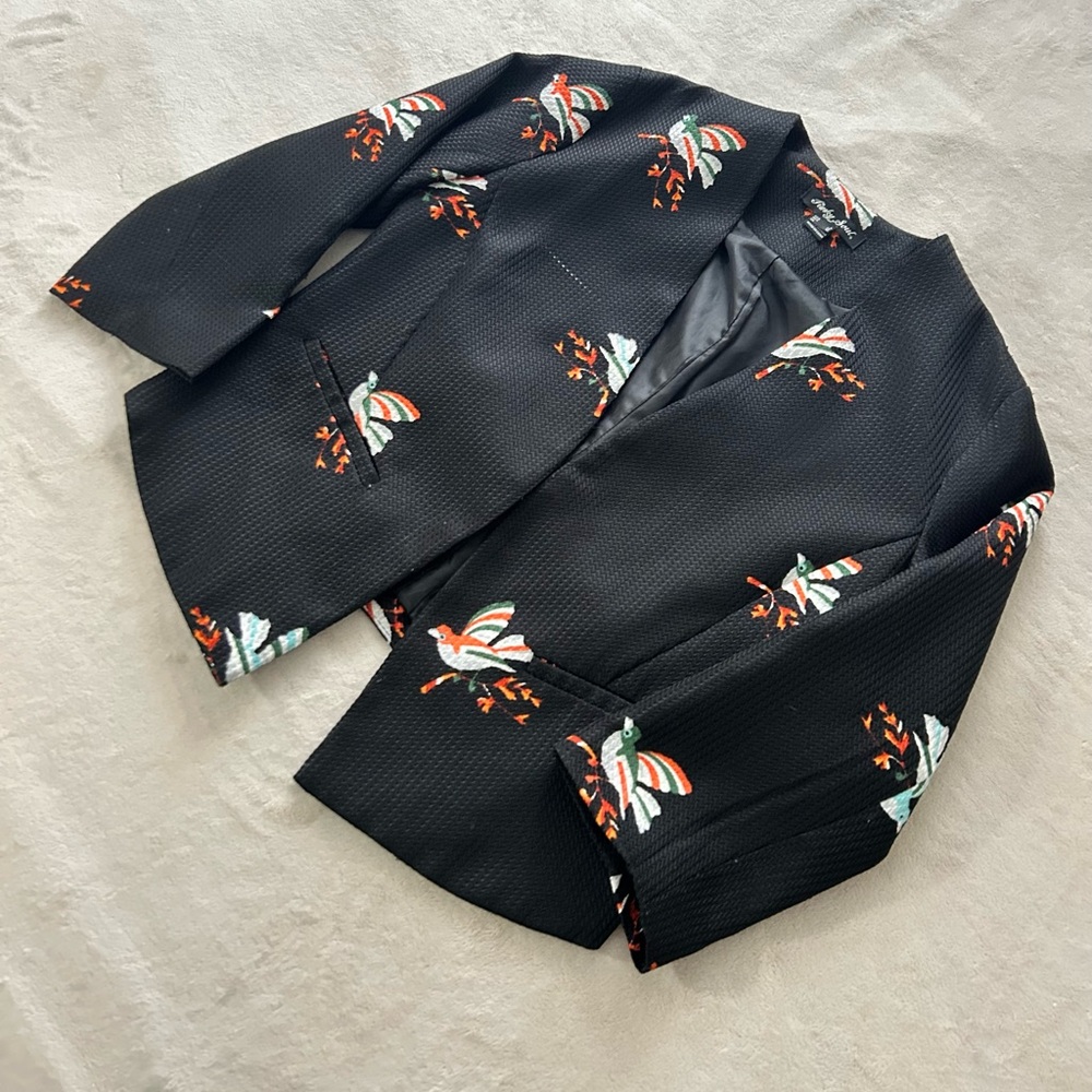 3/4 Sleeve Blazer• Open front